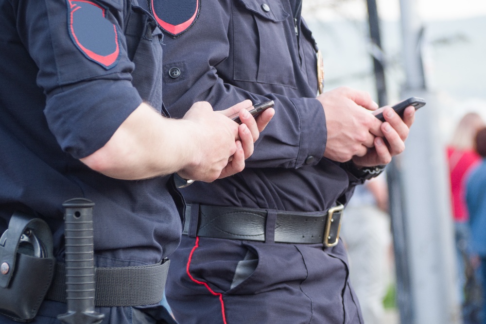 How Government and Law Enforcement Can Be CJIS Compliant While Mobile